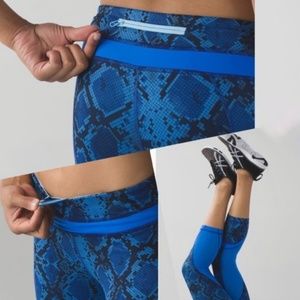 Lululemon Inspire Crop II (Mesh) Blue Snake Size 4